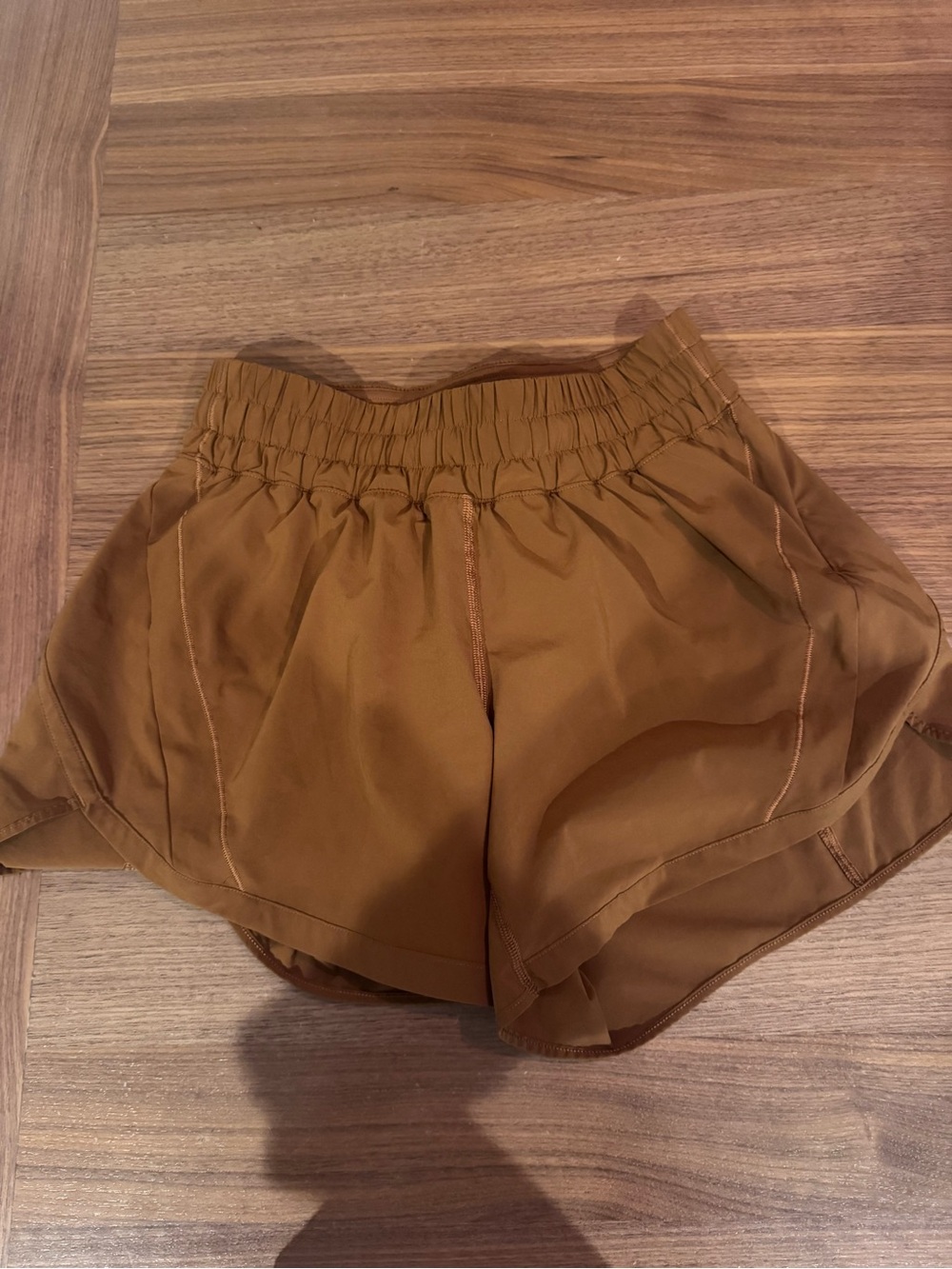 Lululemon High rise track that 5” Brown Athletic Shorts size 6